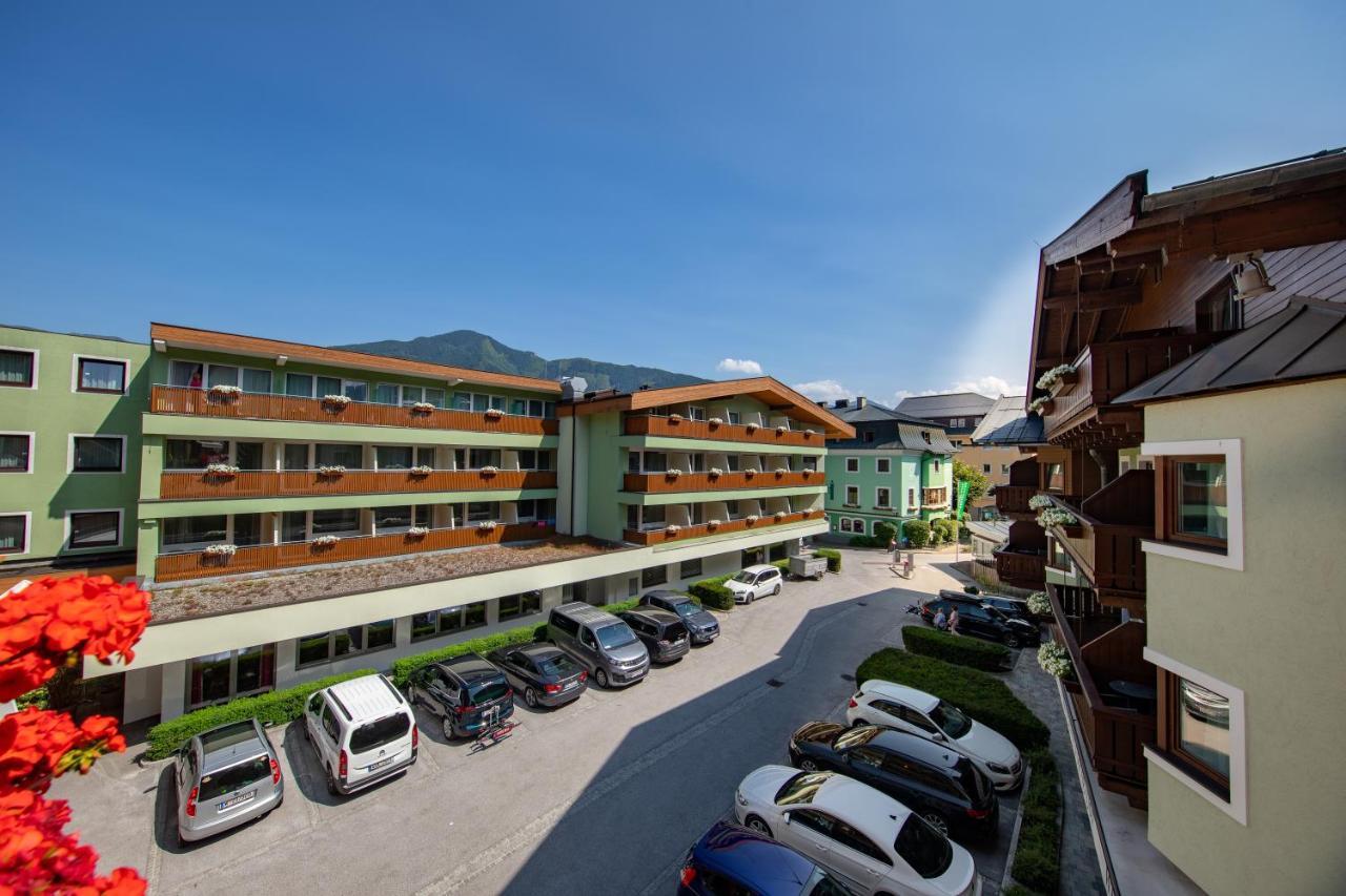 Hotel Gruener Baum Цел ам Зее Екстериор снимка