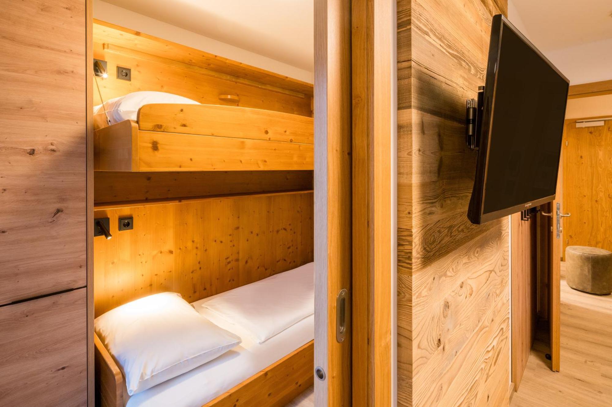 Hotel Gruener Baum Цел ам Зее Екстериор снимка
