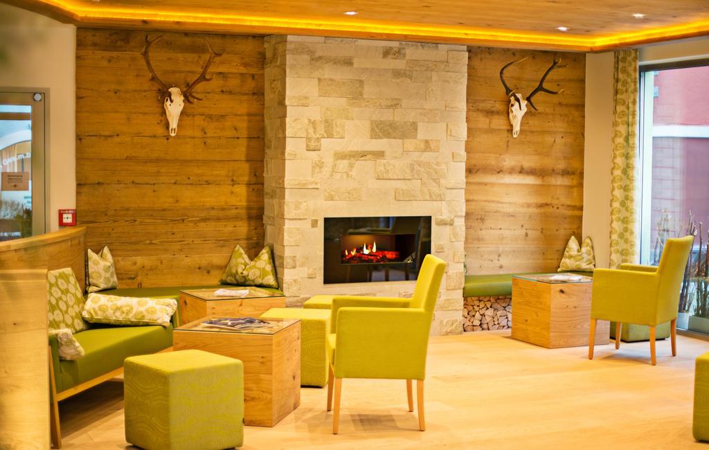 Hotel Gruener Baum Цел ам Зее Екстериор снимка