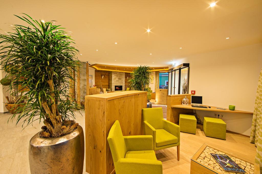 Hotel Gruener Baum Цел ам Зее Екстериор снимка