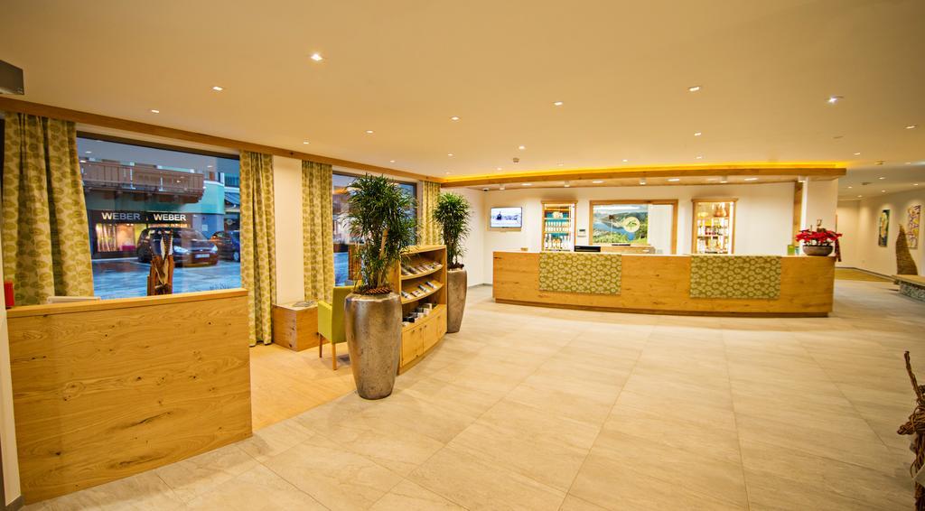 Hotel Gruener Baum Цел ам Зее Екстериор снимка