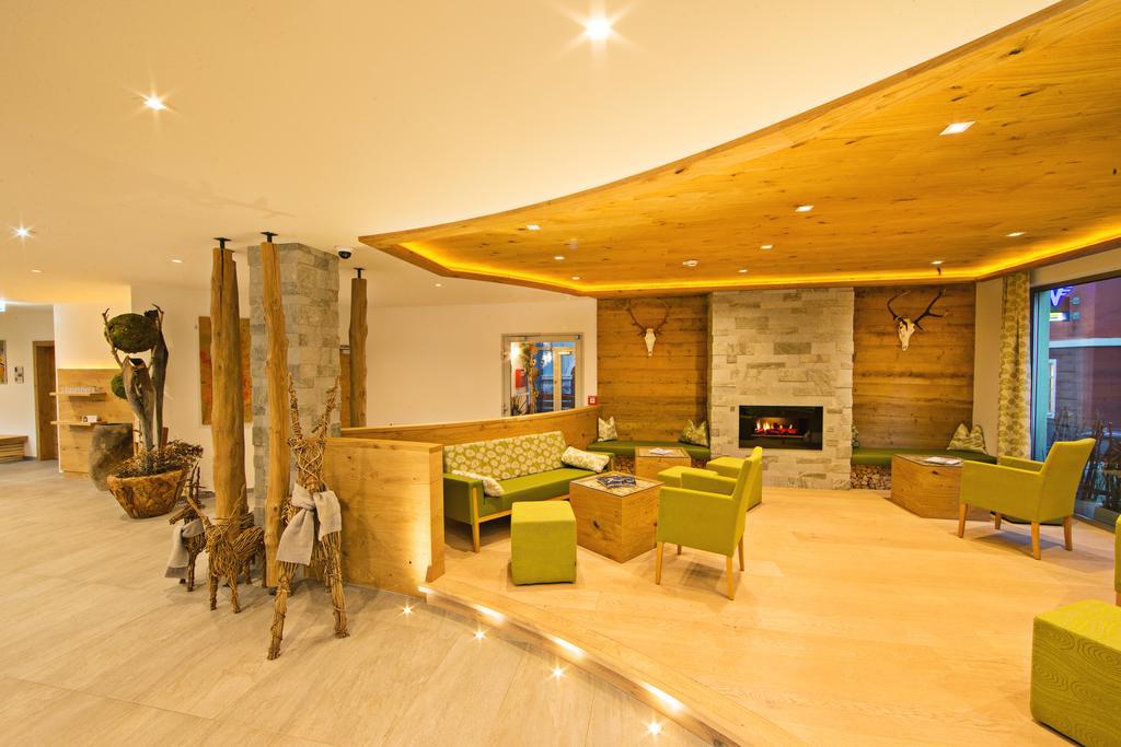 Hotel Gruener Baum Цел ам Зее Екстериор снимка