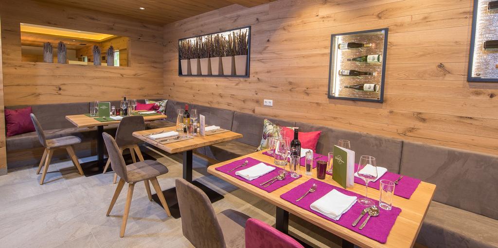 Hotel Gruener Baum Цел ам Зее Екстериор снимка