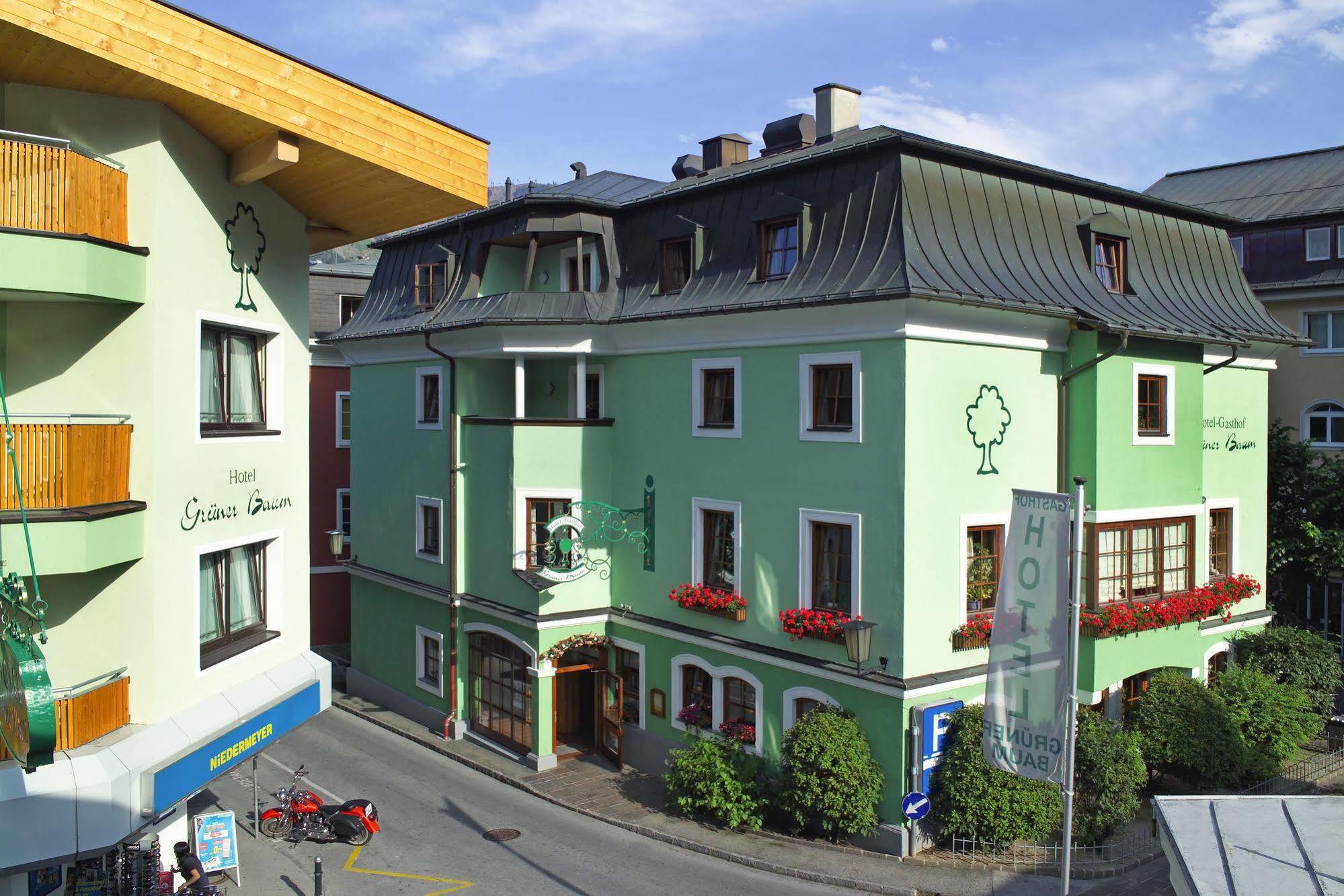 Hotel Gruener Baum Цел ам Зее Екстериор снимка