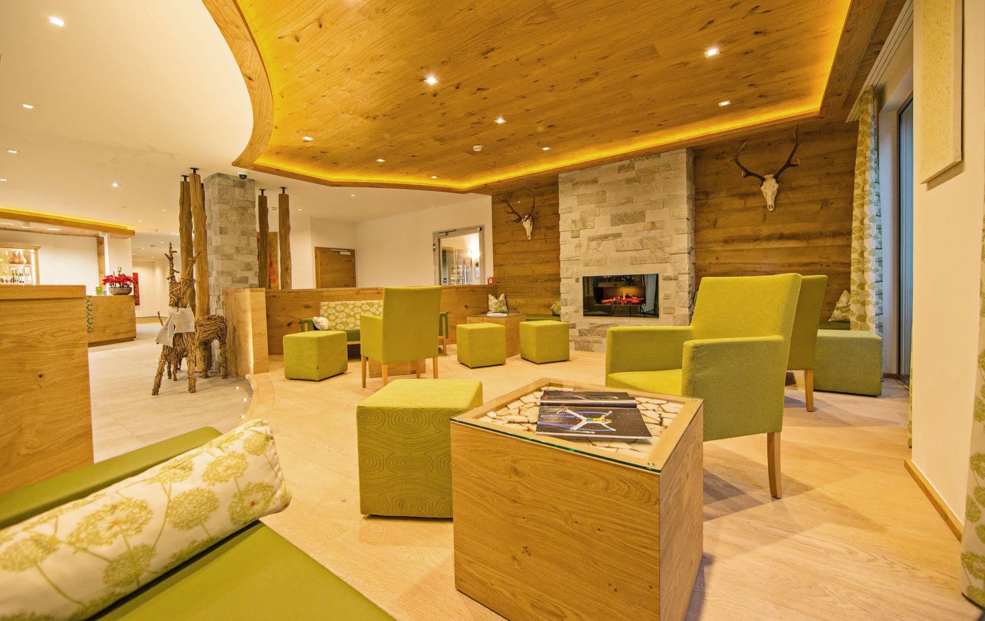 Hotel Gruener Baum Цел ам Зее Екстериор снимка