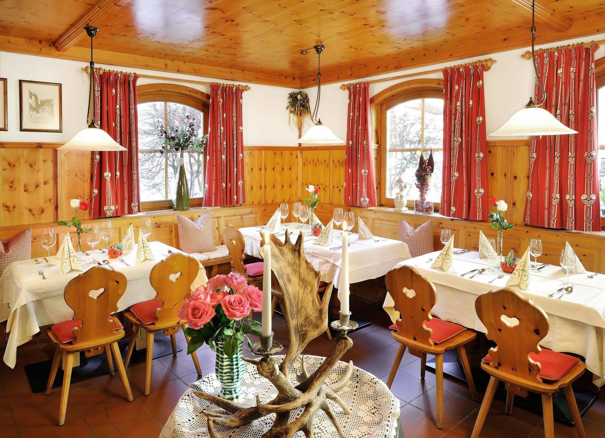 Hotel Gruener Baum Цел ам Зее Екстериор снимка