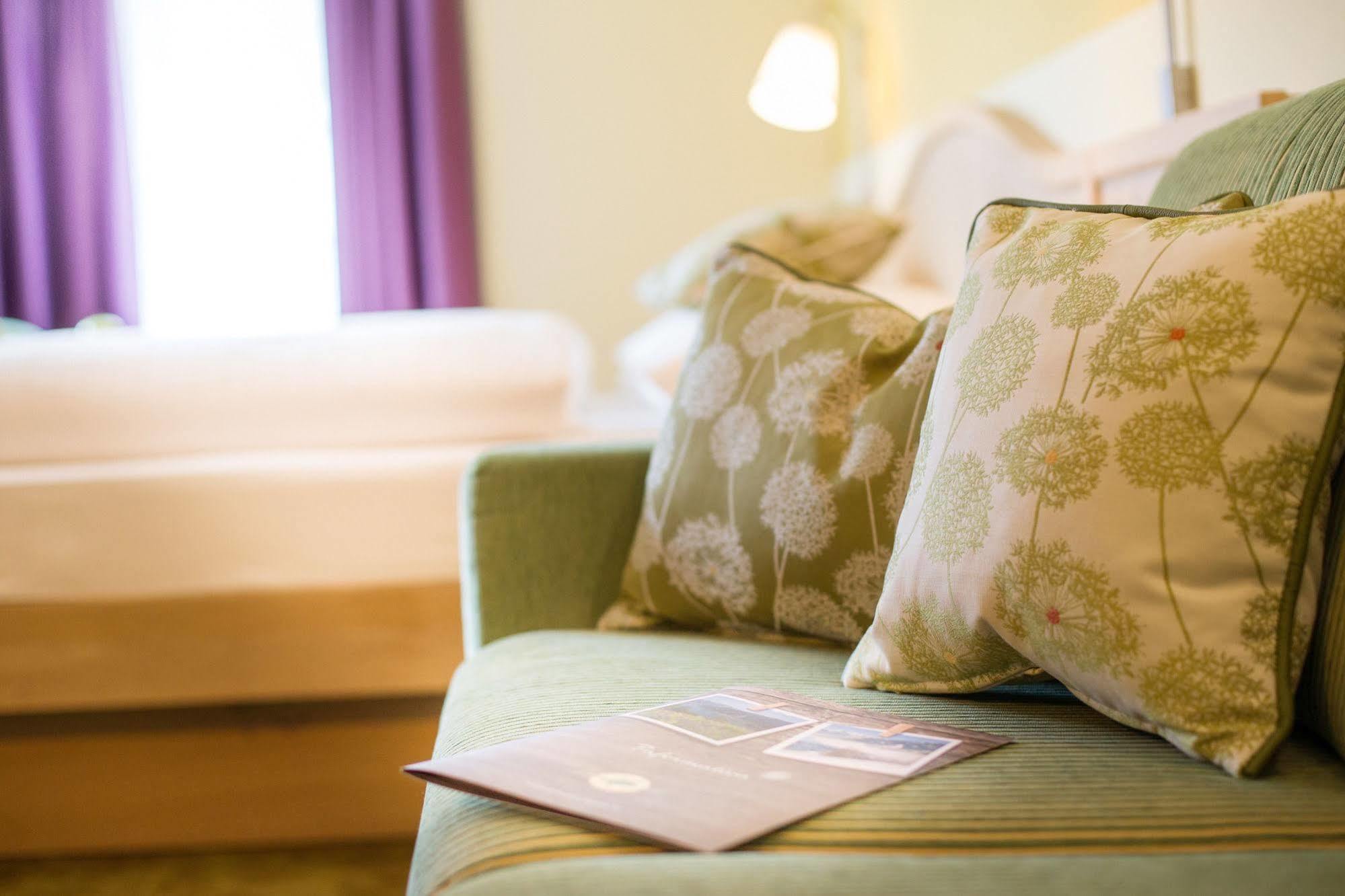 Hotel Gruener Baum Цел ам Зее Екстериор снимка