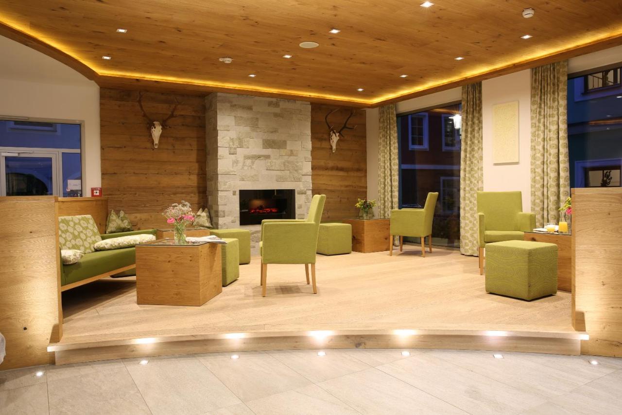 Hotel Gruener Baum Цел ам Зее Екстериор снимка